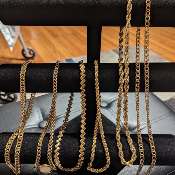 Jewelry - Picture 4 of 5